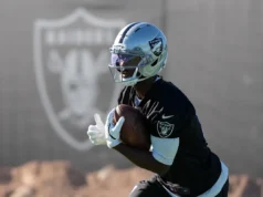 Os Ravens rapidamente adicionaram o produto de Auburn, Shedrick Jackson, ao time de treino