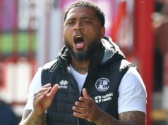 O chefe de Crawley pediu apoio dos fãs na viagem a Grimsby