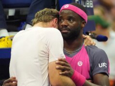 Tiafoe conforta Michelsen choroso após um retorno notável