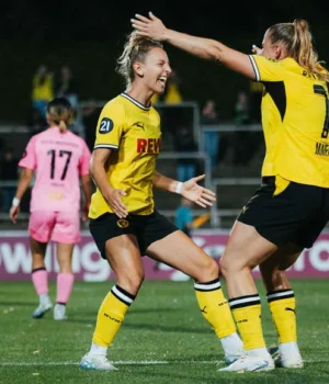 https3A2F2Fmedia.zenfs_.com2Fen2Fborussia_dortmund_articles_3992F7dc740f75fbac92e3755fc79881d87.webp