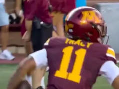 ASSISTIR: Javon Tracy retorna o primeiro punt dos Gophers desde 2018 para um TD