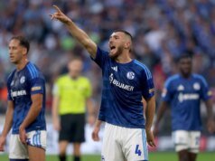 Zagueiro do Schalke frustrado com falta de negociações contratuais