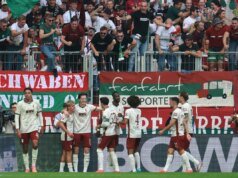 Schick resgatou Leverkusen do início perfeito para a capitulação do Augsburg