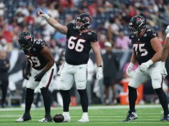 O GM dos Texans chamou o novato de melhor atacante do time depois de enfrentar os melhores defensores da NFL