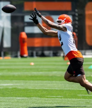 https3A2F2Fmedia.zenfs_.com2Fen2Fcleveland_browns_wire_usa_today_sports_articles_7242F84dd26dfe.webp
