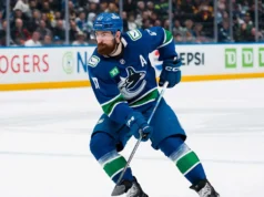 Rumores da NHL: Os Bruins tentaram adquirir Filip Hronek do Canucks neste verão?