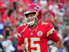 Notícias importantes: Mahomes espera que Jason Kelce retorne ao ACL