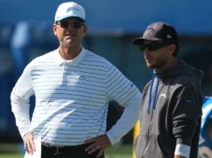Notícias dos Chargers: Jim Harbaugh se olha no espelho com Mike McDaniel