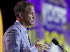 Notícias de futebol de Ole Miss: estudante chama LSU Tigers de ‘distorcida’ Lane Kiffin por causa de laços confederados após comentários polêmicos