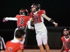 O desempenho geral de Tanner Walker no futebol Masuk superou North Haven