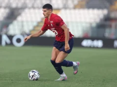 O atacante vinculado ao Arsenal passou nos exames médicos para ingressar no Newcastle United