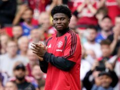 Michael Carrick confirma lesões de Carlos Baleba, Marcus Rashford e mais