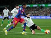 Escalação inicial do FC Barcelona x Racing Santander: Flick muda