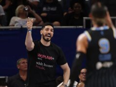 Enes Kanter processa Chicago Sky da WNBA por expulsão de jogo em meio a polêmica sobre atletas trans