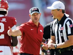 Por que o Arkansas não pode comandar o futebol? Uma ‘combinação de erros’