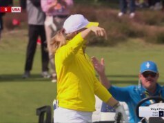 Maja Stark se aproxima do buraco no primeiro buraco da sessão de quatro bolas da tarde