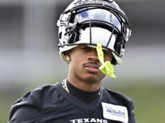 Houston Texans: Retrabalho do contrato de reabilitação do receptor após lesão