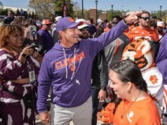O analista do CFB explica por que o tempo de Dabo Swinney em Clemson pode ter acabado