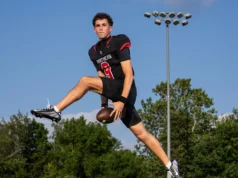 O futebol de Iowa leva 2028 QB Chase Grove aos programas Big Ten, Big 12