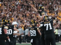 ESTADO DE HÓQUEI: Futebol de Iowa vence jogo emocionante de Cy-Hawk