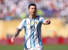 ‘Mais uma flexão’: reação dos torcedores à camisa que Lionel Messi usará na final da Argentina