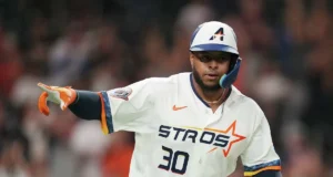 Cam Smith e Nelson Velazquez rebateram home runs para iniciar uma fase difícil na vitória do Astros sobre o White Sox