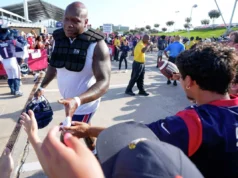 Laremy Tunsil, do Commanders, diz ‘difícil de jogar’ para os fãs do Houston Texans enquanto é vaiado