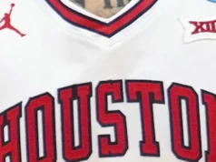 O basquete UH adicionou outro recruta importante, o atacante Beau Daniel, de Iowa