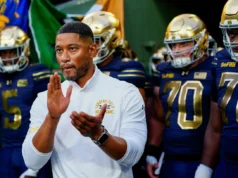 Marcus Freeman, do futebol Notre Dame, na linha do cabelo desenhada: ‘Se houver previsão de chuva, use um chapéu’