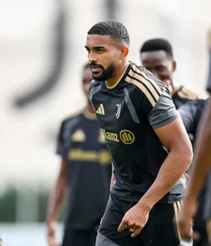 https3A2F2Fmedia.zenfs_.com2Fen2Fjuventus_football_club_articles_5242Fa984cc4ef5ada42424aab369f.webp