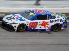 Christopher Bell vence o Southern 500 para abrir o NASCAR Chase