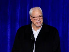 O Lakers homenageará Phil Jackson com uma estátua na próxima temporada