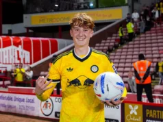 Calum Mills: Boa sensação ao marcar três gols!