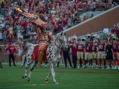 A mídia social explodiu enquanto a SMU-Florida State continuava apesar da falha de energia