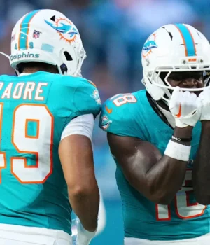 https3A2F2Fmedia.zenfs_.com2Fen2Fmiami_dophins_wire_usa_today_sports_articles_9742F000c010d2809.webp