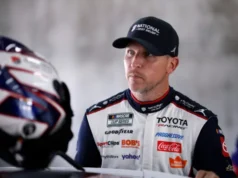 Denny Hamlin alcança marco importante na carreira da NASCAR em Bristol