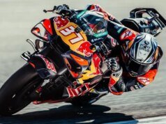 Acosta lidera FP1 na rodada caseira da KTM na Áustria