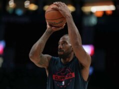 NBA demite o proprietário do Clippers, Ballmer, multa a equipe em US$ 30 milhões em caso de fraude de limite, Kawhi Leonard em US$ 700 mil
