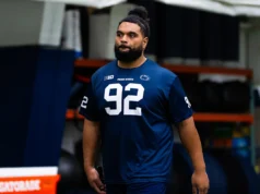 Penn State DT dá explicação comovente para continuar CFB