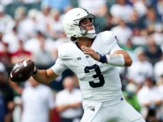 Os jogadores jogam pela Penn State na vitória da semana 2 sobre Temple
