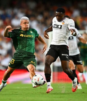 https3A2F2Fmedia.zenfs_.com2Fen2Fonefootball_articles_8022F3906b36e148e42a6be87388245f49bc5.jpg
