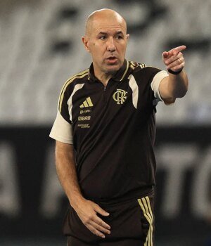 https3A2F2Fmedia.zenfs_.com2Fen2Fonefootball_articles_8022F8ff9b59498af35e07d354c0cebdb2969.jpg
