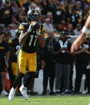 https3A2F2Fmedia.zenfs_.com2Fen2Fpittsburgh_steelers_wire_usa_today_sports_articles_1642F2cb0d3.webp
