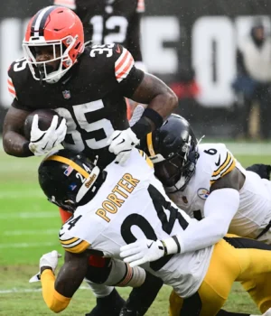 https3A2F2Fmedia.zenfs_.com2Fen2Fpittsburgh_steelers_wire_usa_today_sports_articles_1642F993d4d.webp