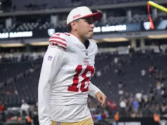 O quarterback do 49ers, Eddie Pineiro, é questionável devido a uma doença
