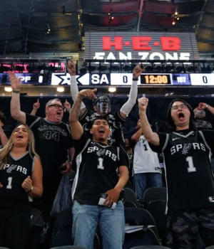 https3A2F2Fmedia.zenfs_.com2Fen2Fsan_antonio_express_news_hearst_5742Fd660899ffc2a12d67beeac58d.webp