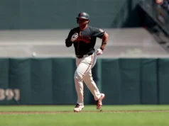 Giants encerram a temporada de Rafael Devers, enviado para IL com lesão muscular central