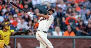 Outro novato do Giants estreia, empatando o recorde da franquia, mas Padres vence SF