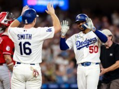 Os Dodgers buscam completar a varredura dos Reds, estendendo a seqüência de vitórias para 7