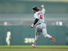 Alec Burleson acerta uma bomba, mas Giants elimina Cardinals extra